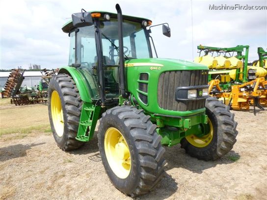 2012 John Deere 6140D Cab