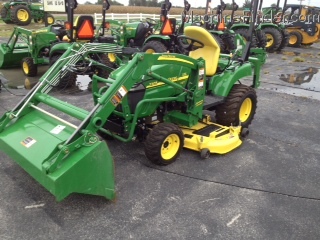 2010 John Deere 2305