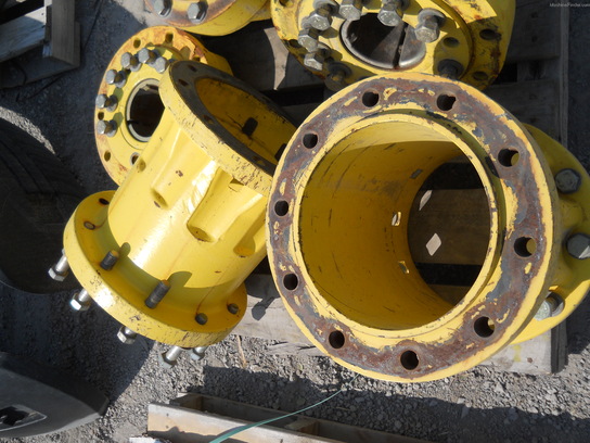  John Deere R193200 HUB EXTENSIONS