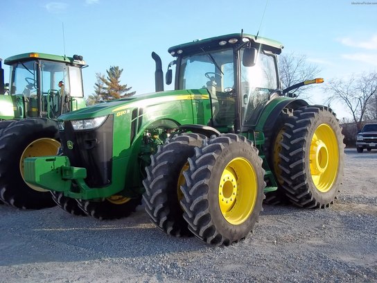 2011 John Deere 8310R