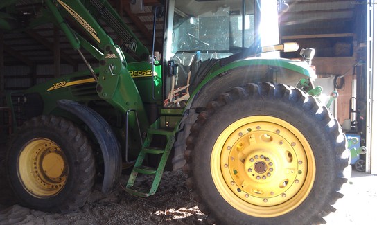 2004 John Deere 7820