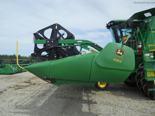 2011 John Deere 635D