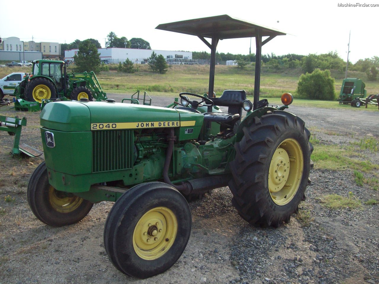 1977 John Deere 2040 Tractors Utility (40100hp) John Deere