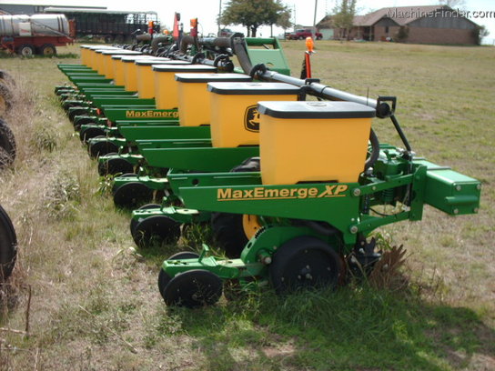 2011 John Deere 1720