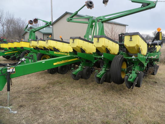 2011 John Deere 1760