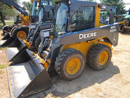 2011 John Deere 320D