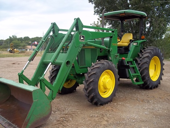 1995 John Deere 7200