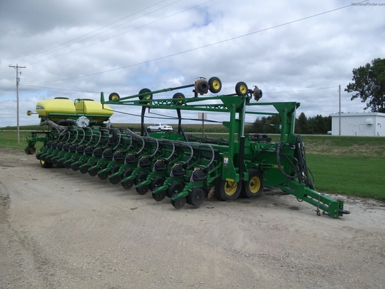 2009 John Deere DB90