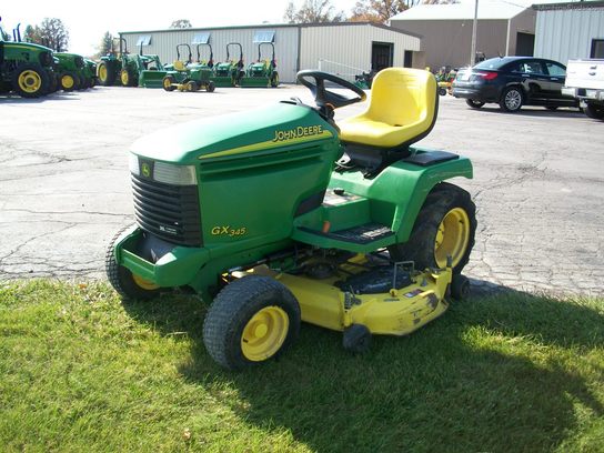 2004 John Deere 345