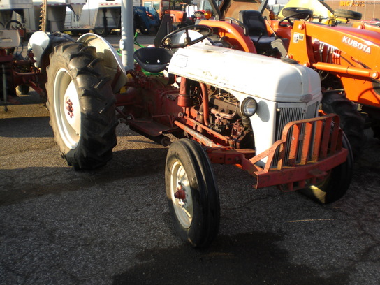  Ford 8N