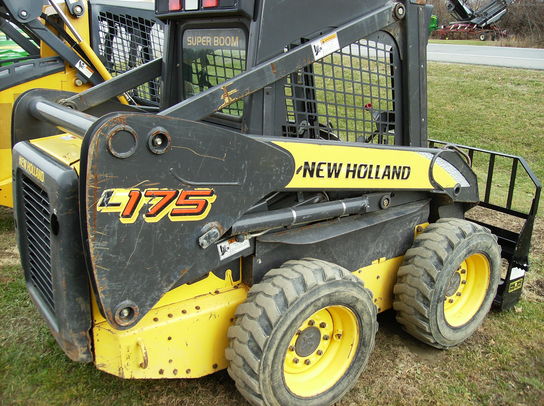  New Holland L175