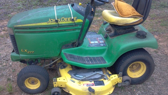  John Deere LX277