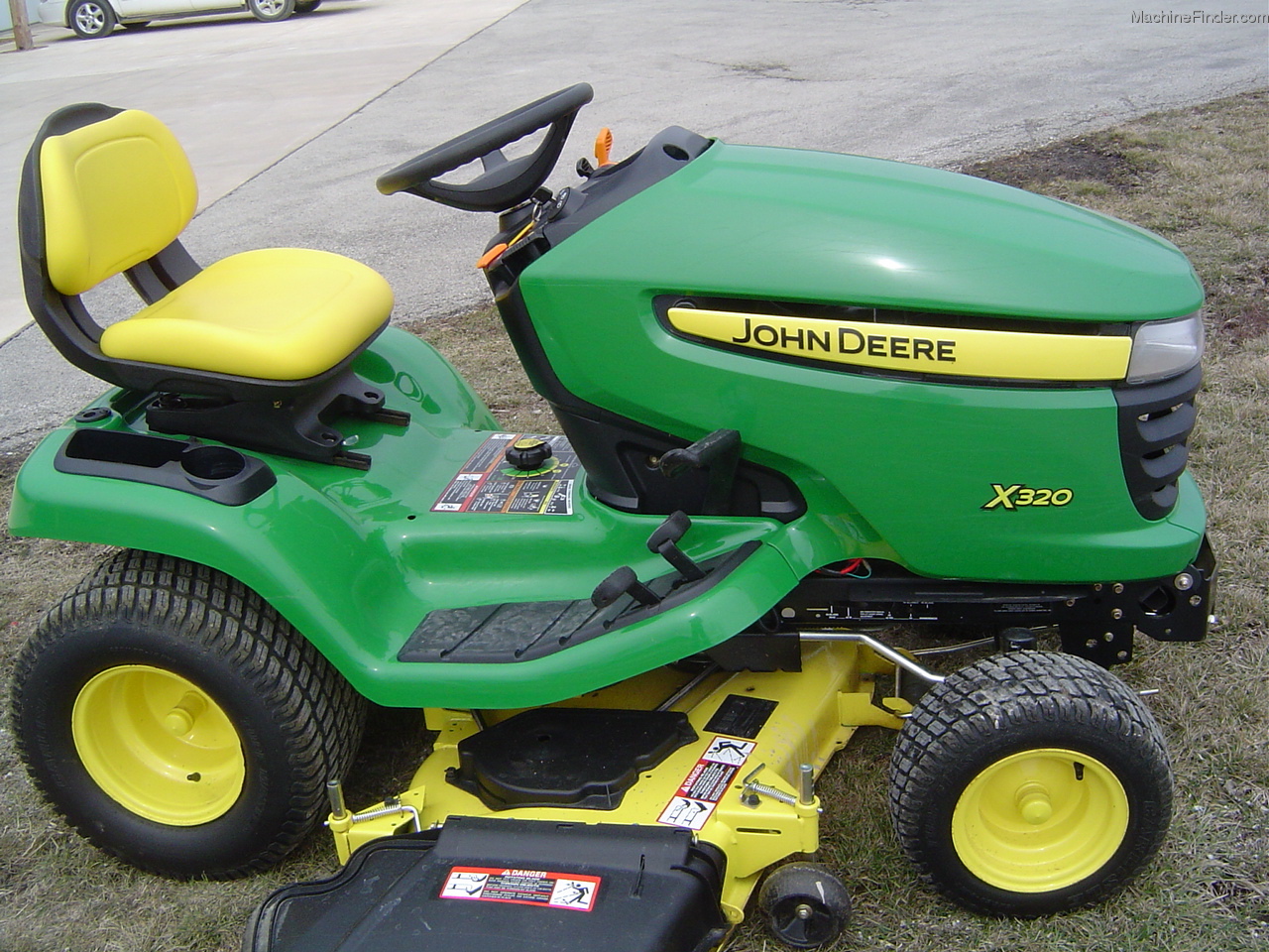 2011 John Deere X320 Lawn & Garden and Commercial Mowing John Deere