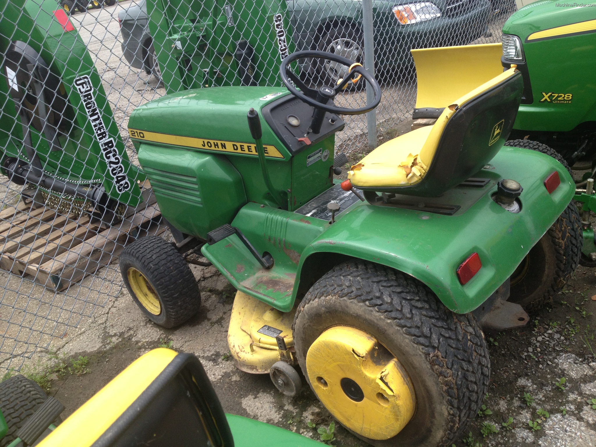 John Deere 210 Lawn & Garden and Commercial Mowing John Deere