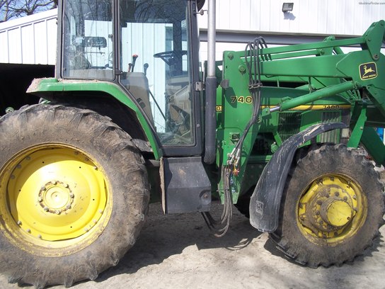 1995 John Deere 7400