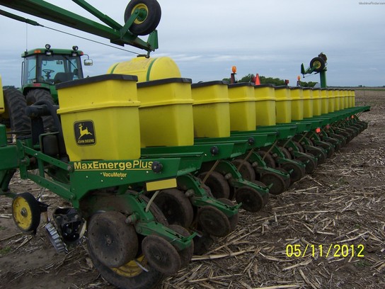 2001 John Deere 1770