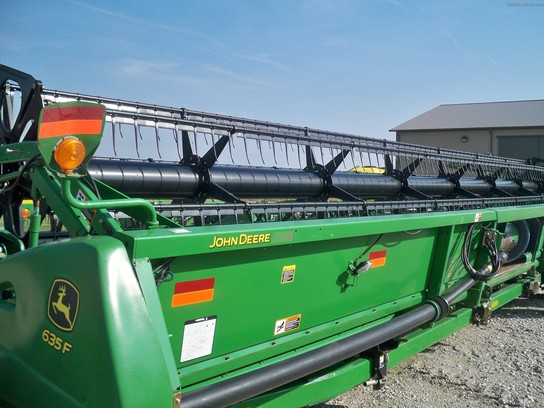 2005 John Deere 635