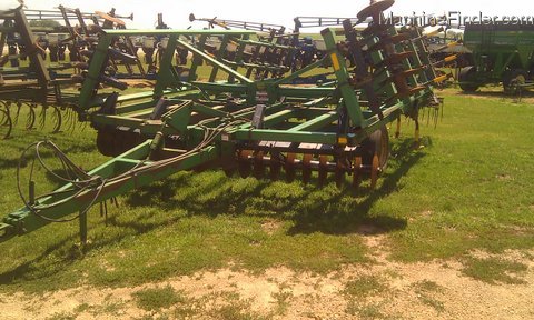  John Deere 724  18'