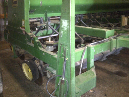 1993 John Deere 750