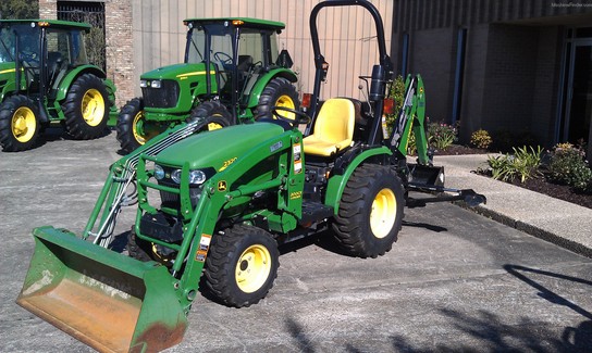 2010 John Deere 2320