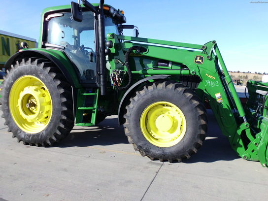 2012 John Deere 7230