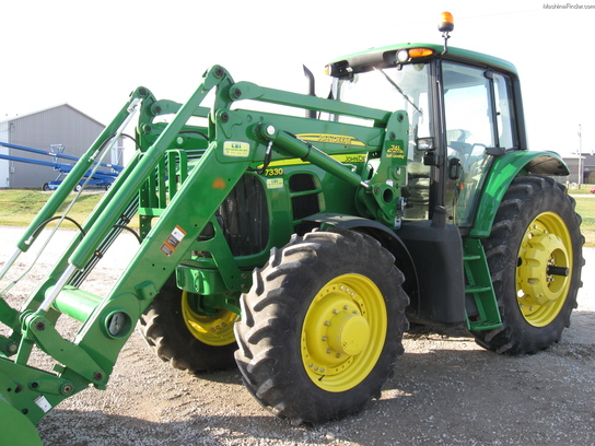 2012 John Deere 7330