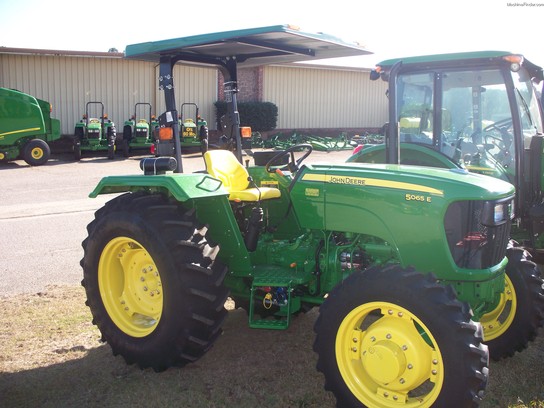 2012 John Deere 5065E