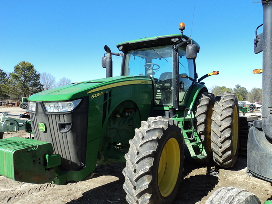 2012 John Deere 8235R