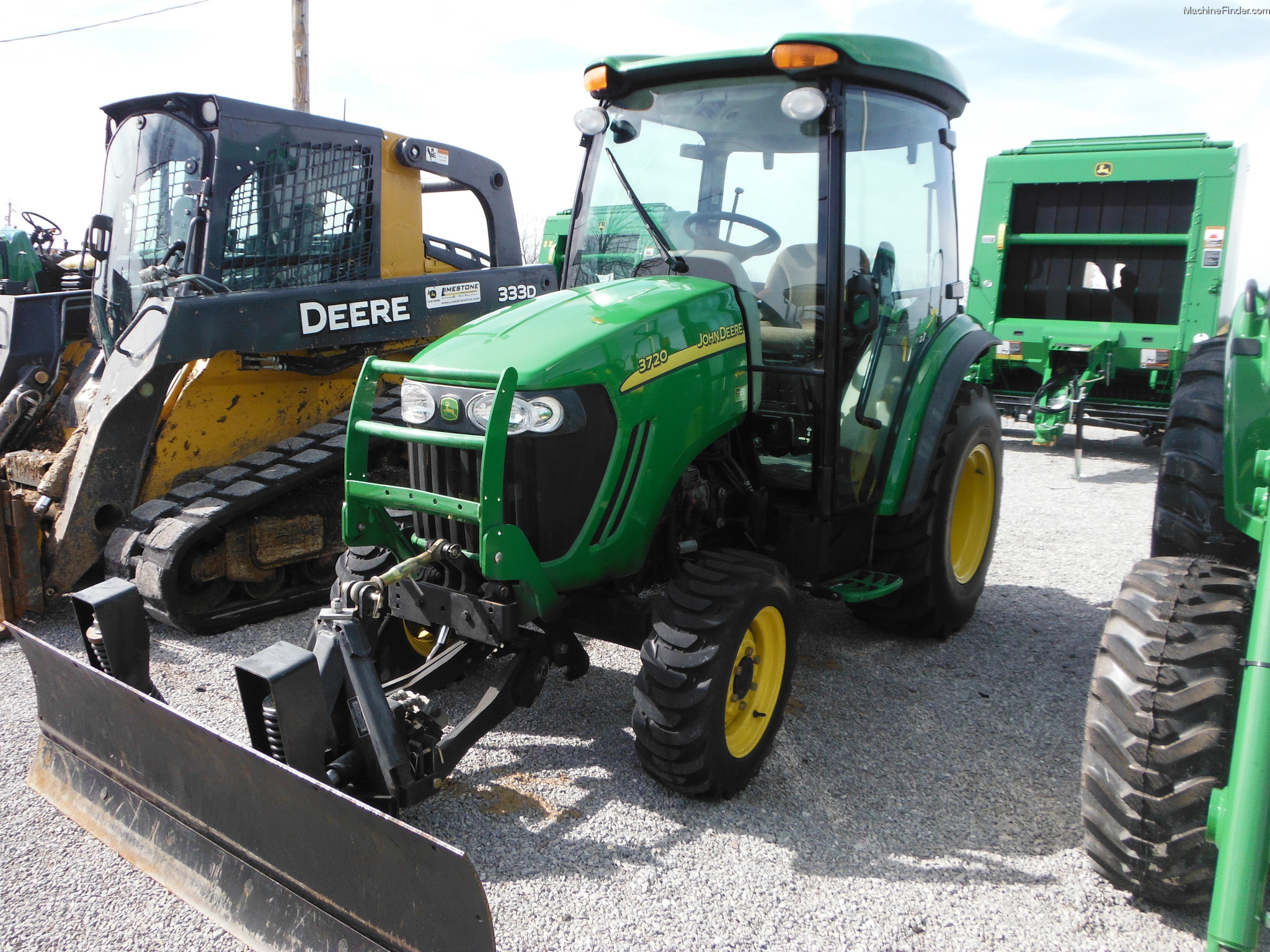 2006 John Deere 3720 Tractors Compact (140hp.) John Deere