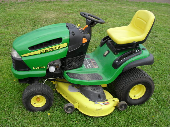 2009 John Deere LA145