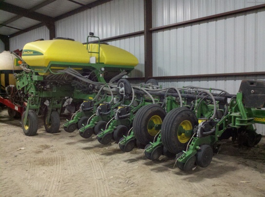 2010 John Deere 1770NT
