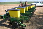  John Deere 1700