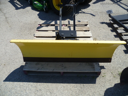 2001 John Deere 48