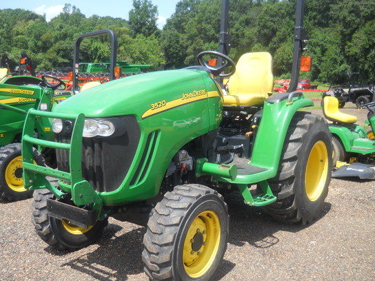 2007 John Deere 3520
