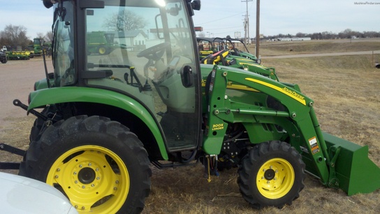 2011 John Deere 3720