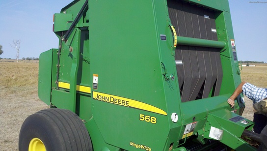 2009 John Deere 568
