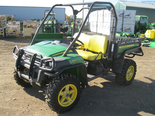 2012 John Deere 825