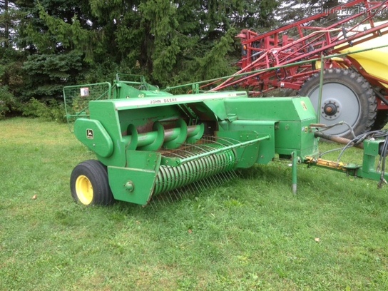 1993 John Deere 338