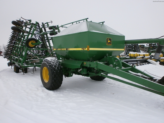 1995 John Deere 787