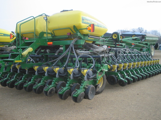 2006 John Deere DB60