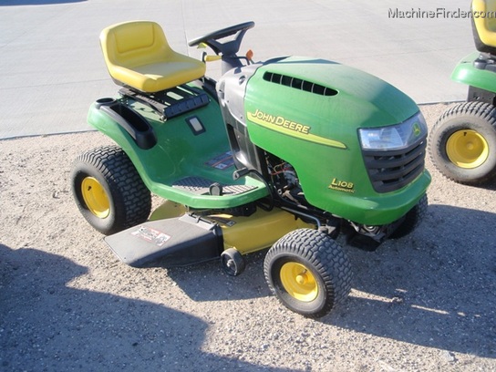 2005 John Deere L108