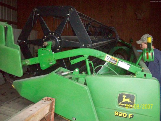 2001 John Deere 920F