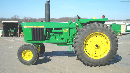 1972 John Deere 4320