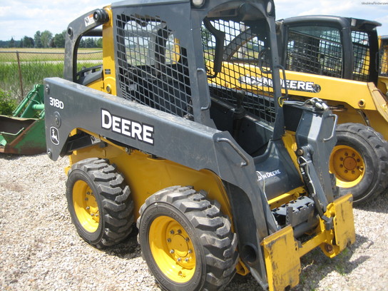 2012 John Deere 318D