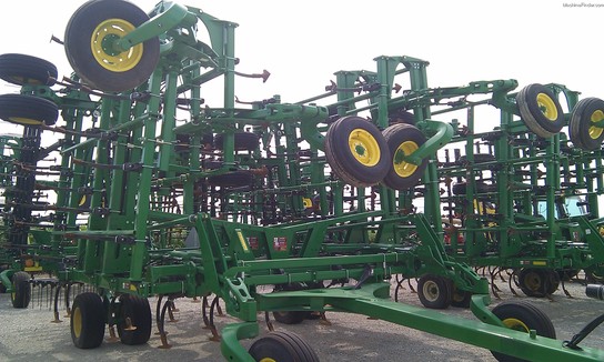 2012 John Deere 2210
