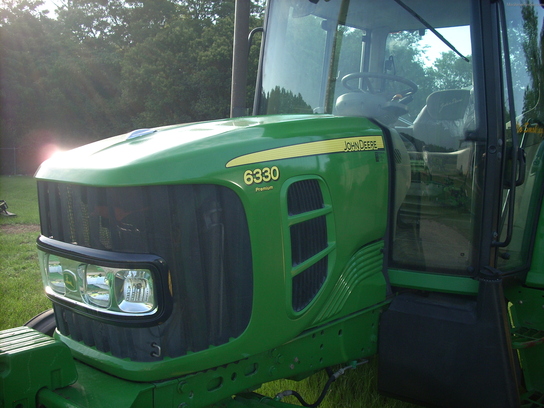 2009 John Deere 6330