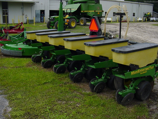 1997 John Deere 1700