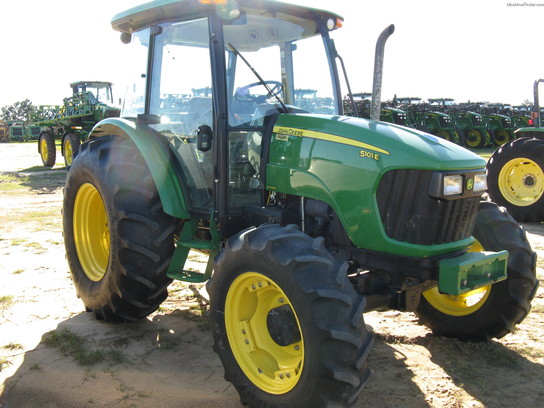 2008 John Deere 5101E