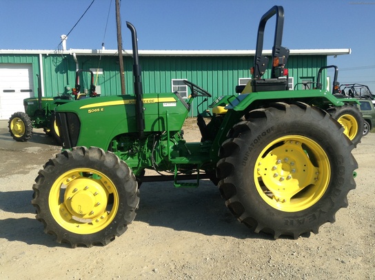 2011 John Deere 5065E