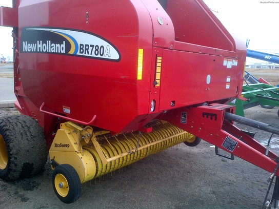 2006 New Holland BR780A